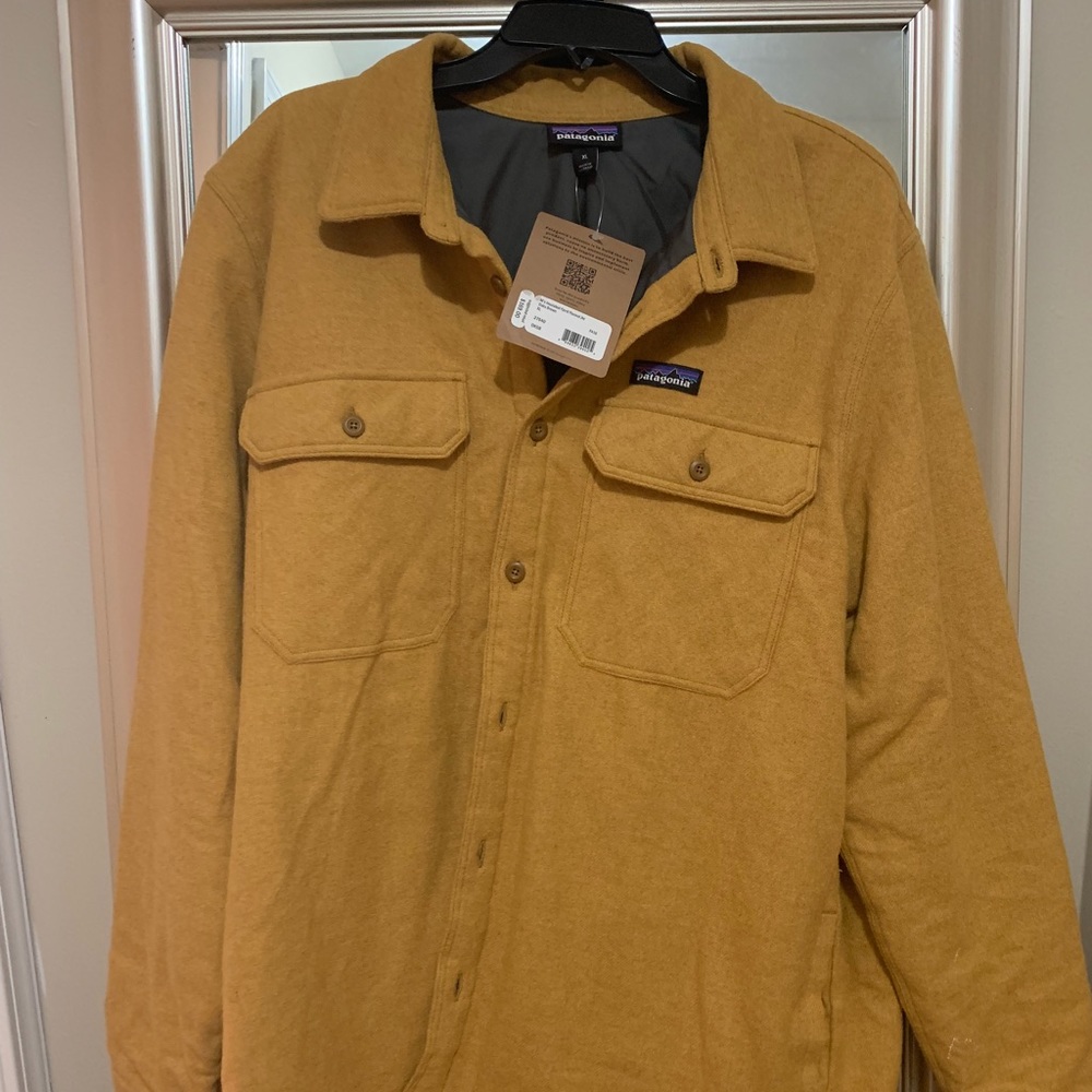 Men’s insulated Patagonia Fjord Flannel Jacket